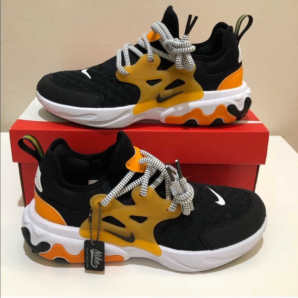 Nike presto black white 6.5 youth = 8 women’s